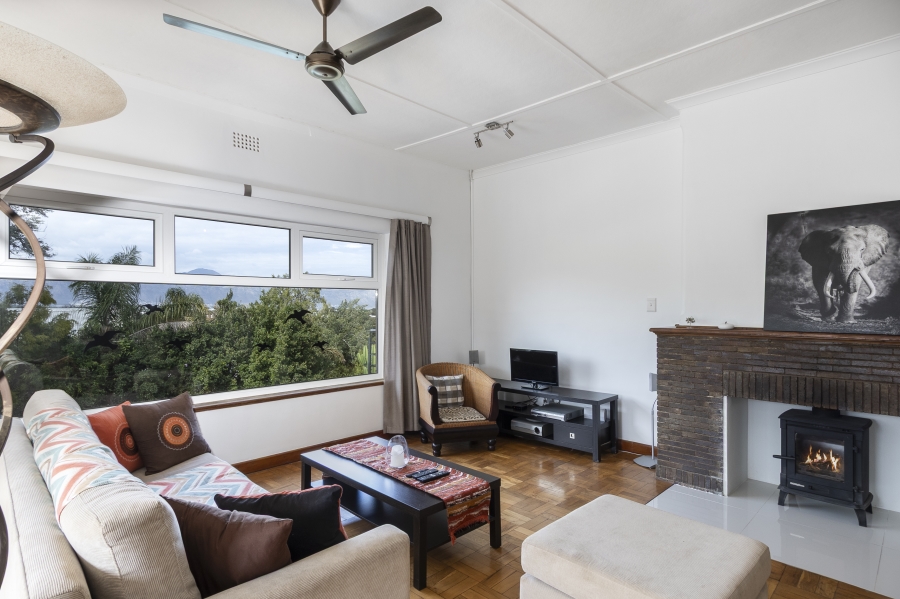 6 Bedroom Property for Sale in Roundhay Western Cape